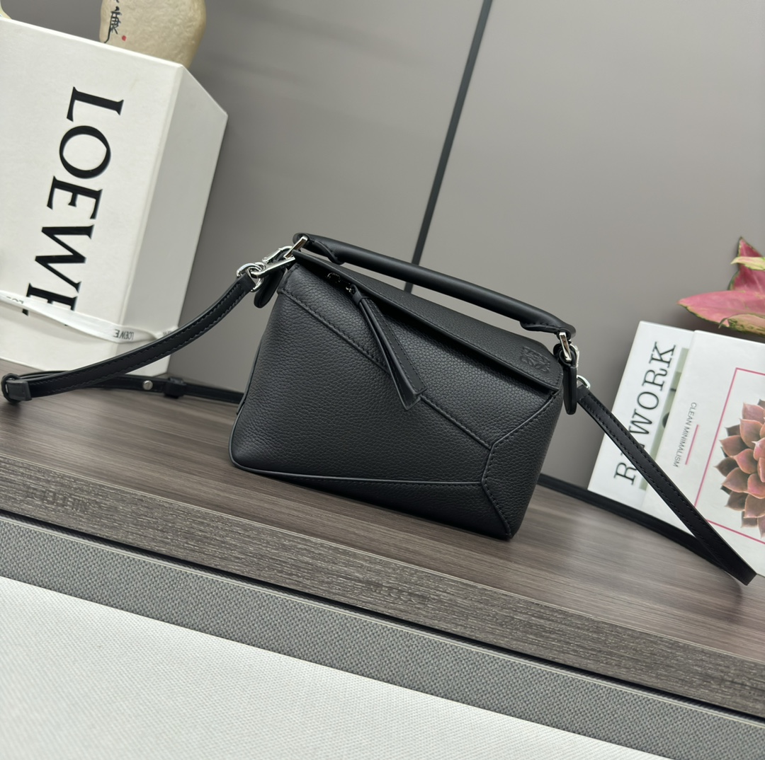 Loewe Puzzle Bags